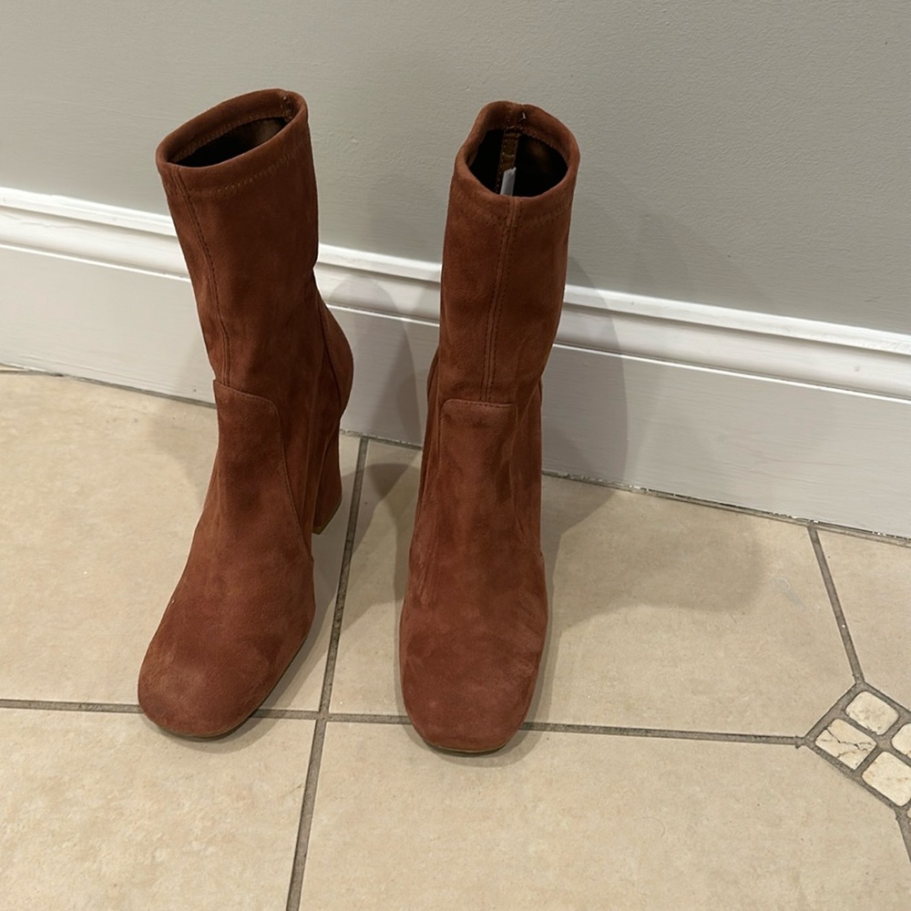 NEVER WORN - Stuart Weitzman boots